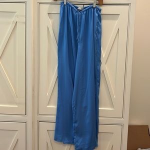 ZARA SATIN EFFECT Pallazzo PANTS
BLUE size Small elastic waist wide leg pants